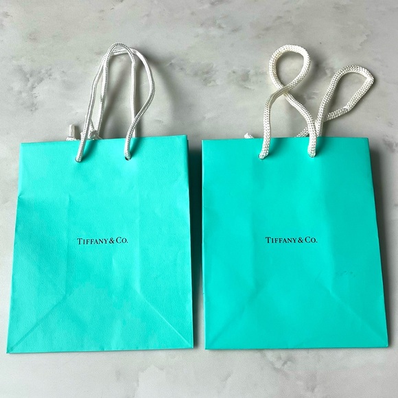 Authentic TIFFANY & Co. Packaging Blue Small Paper 5''x 6''x 3'' gift Bag - Picture 1 of 1